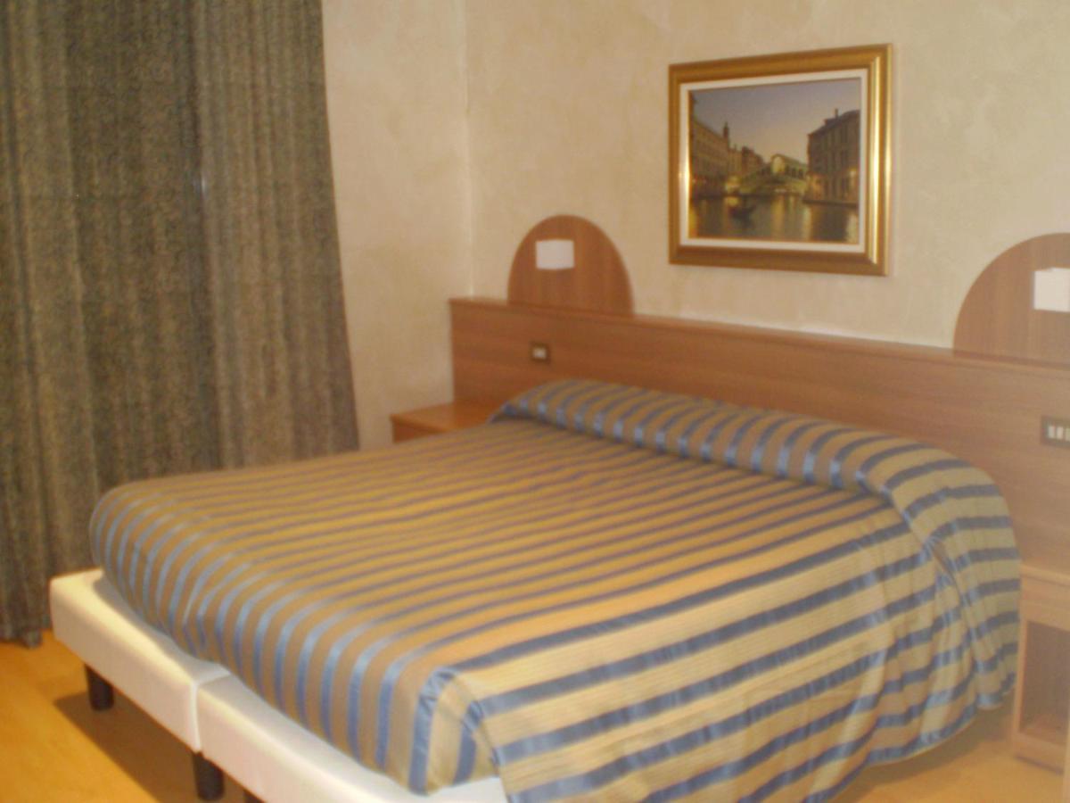 Hotel Baviera Sottomarina Eksteriør billede