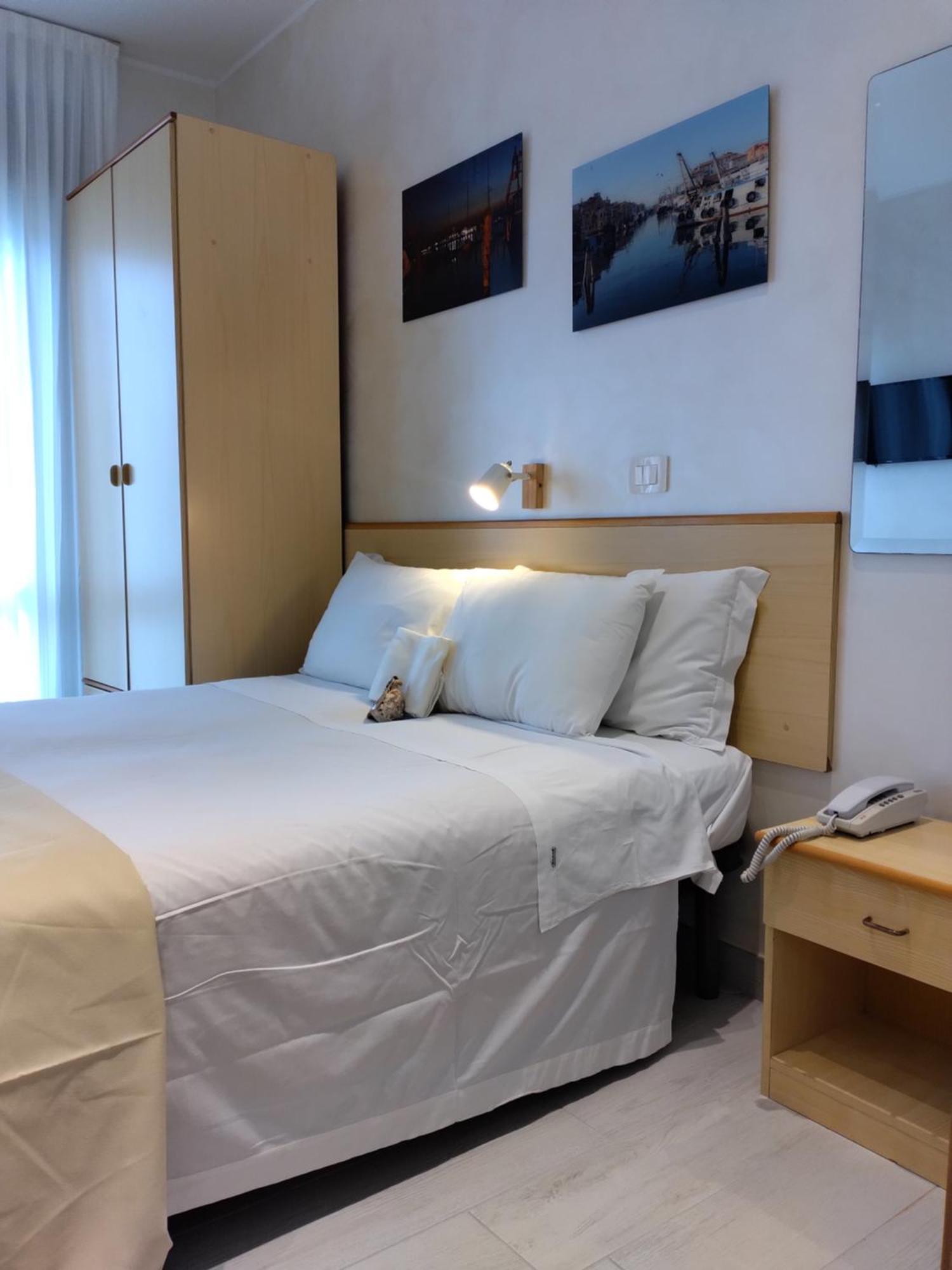Hotel Baviera Sottomarina Eksteriør billede