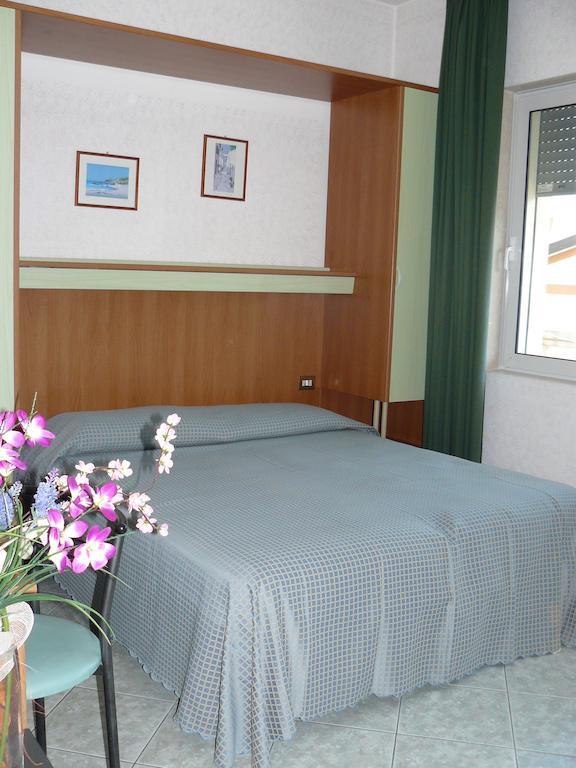 Hotel Baviera Sottomarina Eksteriør billede
