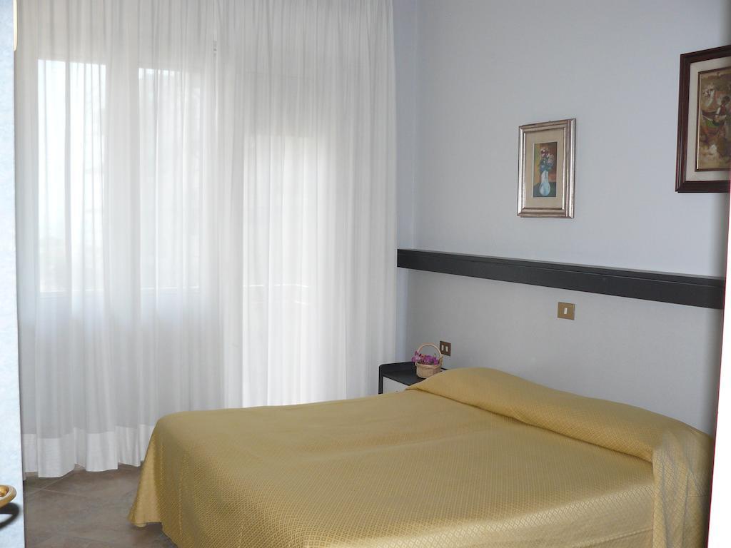 Hotel Baviera Sottomarina Eksteriør billede