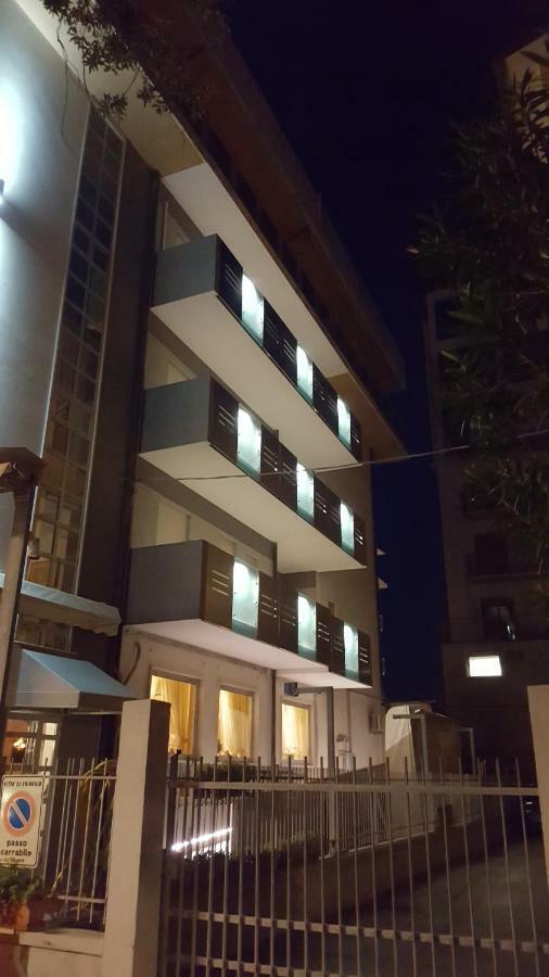 Hotel Baviera Sottomarina Eksteriør billede